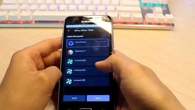 Запустил майнинг на телефоне за 700 и 20 000 рублей\ Сколько заработаю? смотреть онлайн