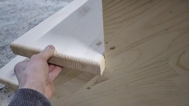 Как ложиться ступень на косоур деревянной лестницы. Как должны примыкать деревянные ступени.