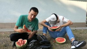 КТО БОЛЬШЕ СЪЕСТ АРБУЗОВ, ПОЛУЧИТ 1000$