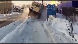 Буханка на гусеницах (1080p).mp4