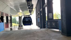 Спуск в открытых подъемниках из Приюта Ветров до станции Газпрома Альпика