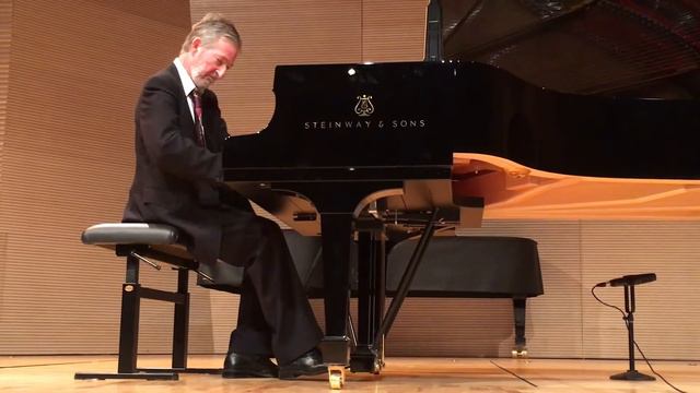 Hari Gusek performs Liszt Petrarch Sonnet смотреть онлайн