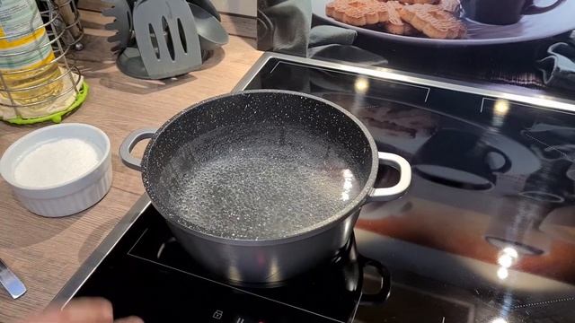 Малосольные, хрустящие огурцы, быстрый рецепт. Самый правильный способ засолки. Очень вкусная еда.
