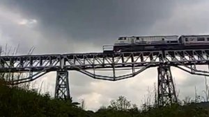 САМЫЕ НЕВЕРОЯТНЫЕ ЖЕЛЕЗНЫЕ ДОРОГИ МИРА