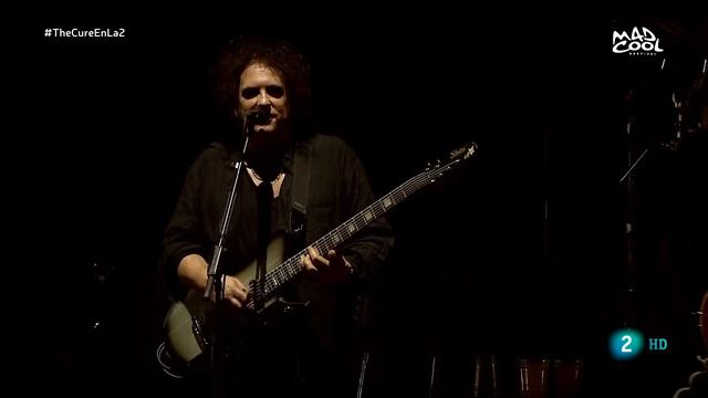 Robert Smith of The Cure has something to say. смотреть онлайн