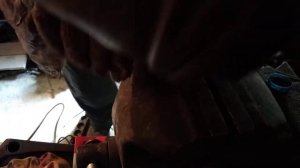 Нарезание резьбы плашкой в ручную.
