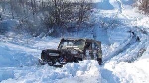 Техника-зверь! УАЗ - мощный вездеход!