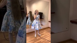 Кто добрее всех на свете. Песня ко дню учителя. Вика Нестеренко (9 лет) Руководитель О.Родина