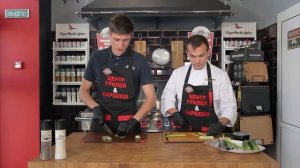 Утиная грудка с овощами и соусом Хойсин