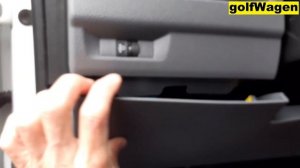 Opel Vivaro OBD location