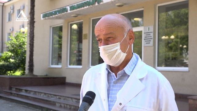 Болеть можно только экстренно! Городcкая больница закрыта. Республиканская - на карантине. смотреть онлайн