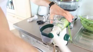 Делаем соки из травы