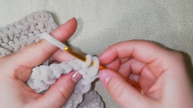 Как связать повязку на голову из плюшевой пряжи Dolphin baby Мастер класс