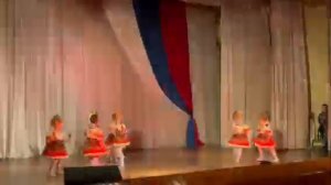 Танец матрешек  в доу