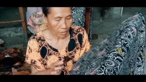 MENGINTIP PROSES PEMBUATAN BATIK DI SALAH SATU INDUSTRI BATIK YANG ADA DI KAMPUNG BATIK KEBUMEN