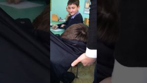 Парень упал в обморок прямо на уроке