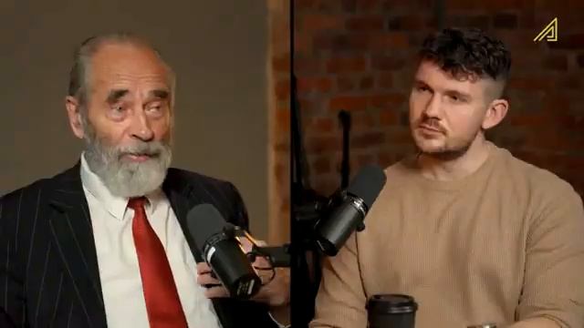 «Просто оппортунист Стас» и «знатный оппортунюга Попов» с его «фашизьмом на экспорт»