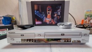 VIDEOREGISTRATORE VHS DVD PLAYER SAMSUNG SV-DVD540 6 TESTINE HI-FI STEREO PARI  NUOVO + TELECOMANDO
