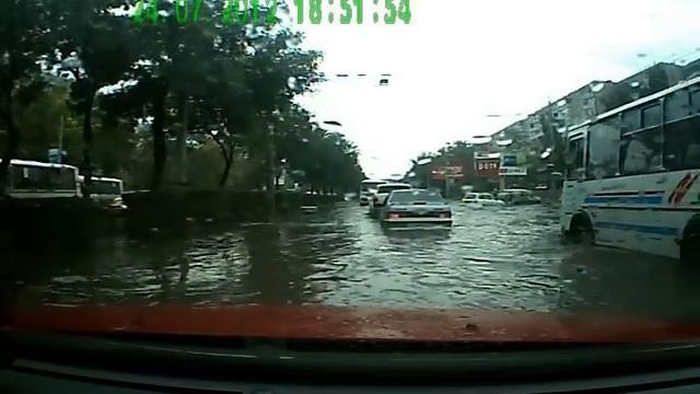 Потоп на ул. Чкалова в г. Оренбурге смотреть онлайн