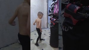 Как правильно бить грушу!)))))