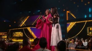 La reacción de Yuridia y Ángela Aguilar al recibir su Premio Lo Nuestro 2024