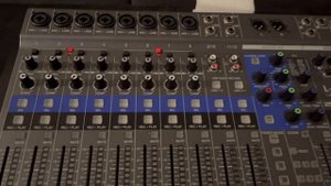 ZOOM Livetrak L-12