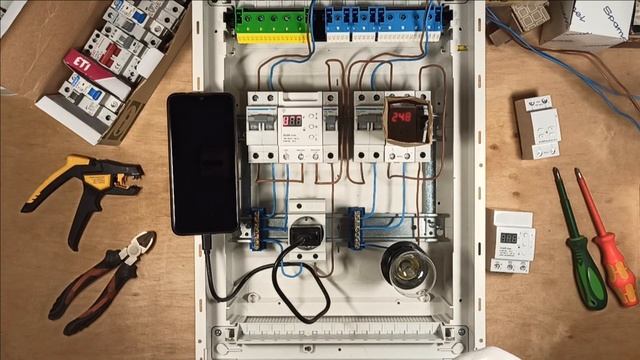 Реле напруги / Відсікач. Призначення та принцип роботи. смотреть онлайн