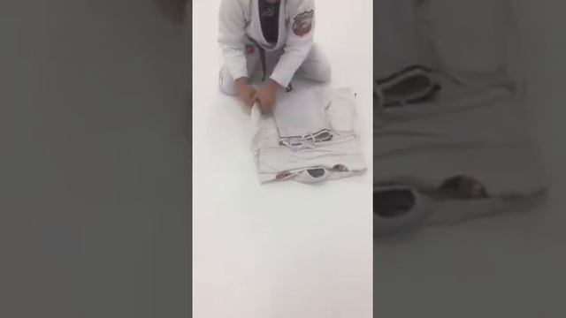 как складывать кимоно (Ги) смотреть онлайн