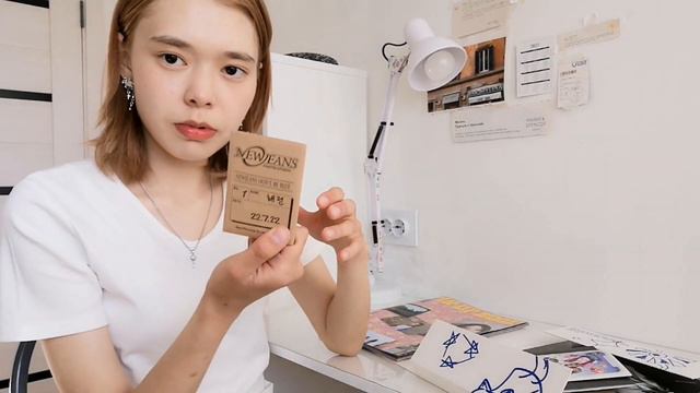 Распаковка альбома NewJeans -1ST EP NEWJEANS(BLUEBOOK) смотреть онлайн