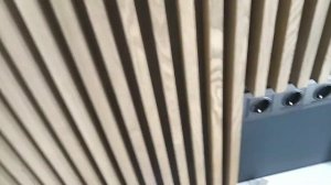 монтаж деревянных реек на стену