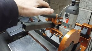 Стойка для болгарки с протяжкой