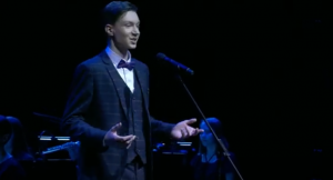 «Лирическое отступление о школьных оценках». Роберт Рождественский. Читает наизусть Артем Литвенко.