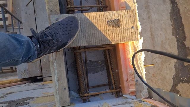 Выдержит ли нагрузку 130тонн Балка над воротами.Изготовление и заливка бетоном#балка#бетонирование смотреть онлайн