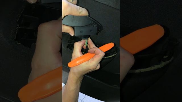 Снятие обшивки задней двери Opel Astra J 2012 рестайлинг смотреть онлайн