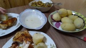 Как вкусно пожарить кабачки на сковороде и как сделать соус для кабачков ?