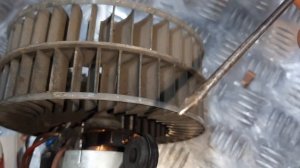 Mercedes-Benz Vito W638 замена щеток моторчика печки.