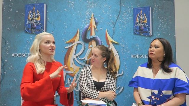 dove cameron & melissa de la cruz 'rise of the isle of the lost' | booktalk смотреть онлайн