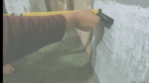 просверлить под прямым углом 90° отверстие в стене