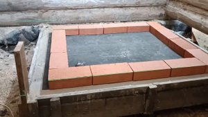 Практический урок кладки первого ряда кирпичной печи. Диагонали, стропила, разметка гидроизоляция.