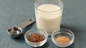 Взбитый кофе с молоком