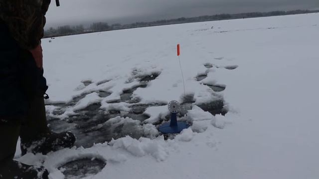 Жерлицы. Зимняя рыбалка на щуку.Опасный лёд! смотреть онлайн
