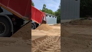 Доставка 20 кубов песка самосвалом МАЗ