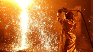 Сталевары бригады Вячеслава Лопатина выдали рекордную плавку