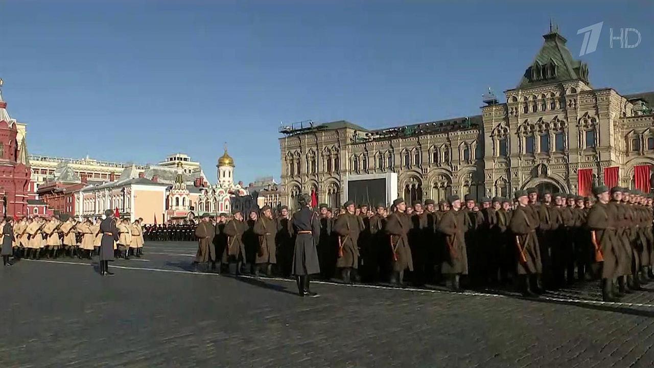 На Красной площади состоялась генеральная репетиция торжественного марша, посвященного легендарно...