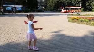 Запускаем самолет, распаковка и обзор новой игрушки.