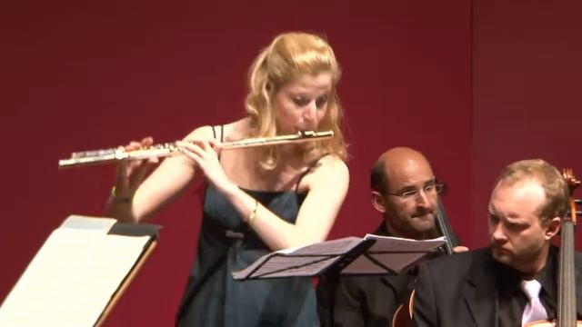 J.S. Bach: Andrea Loetscher, flute (Part 4 & 5: Bourée) смотреть онлайн
