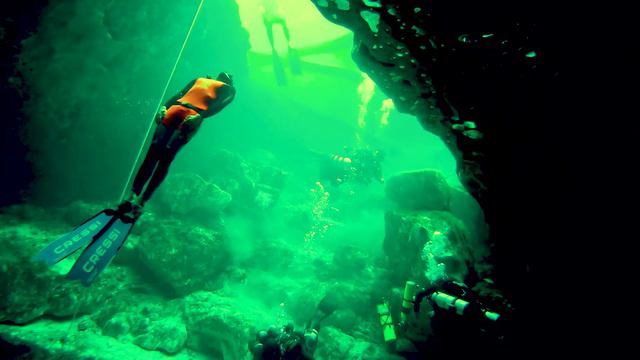 Dazzle Me - Oh Wonder - Freediving смотреть онлайн