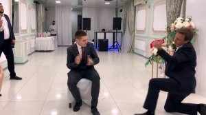 Жених и друзья жениха порвали гостей на свадьбе