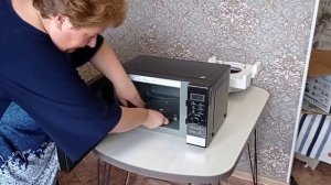 Распаковка — Микроволновая печь Panasonic NN-GD39HSZPE