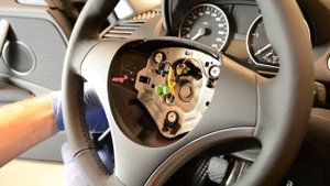 BMW 1 and 3 series E87 E90 M sport steering wheel and airbag removal